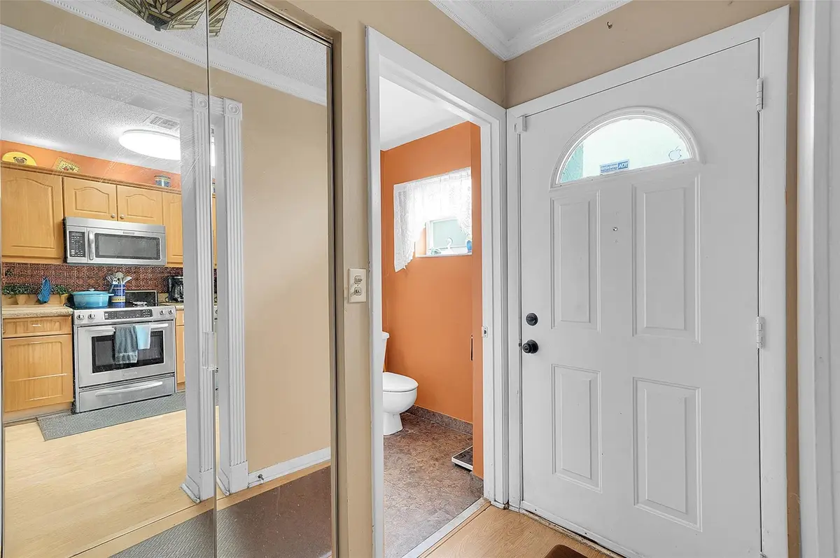 Photo 6 at 809 Crystal Lake Drive 809, Deerfield Beach