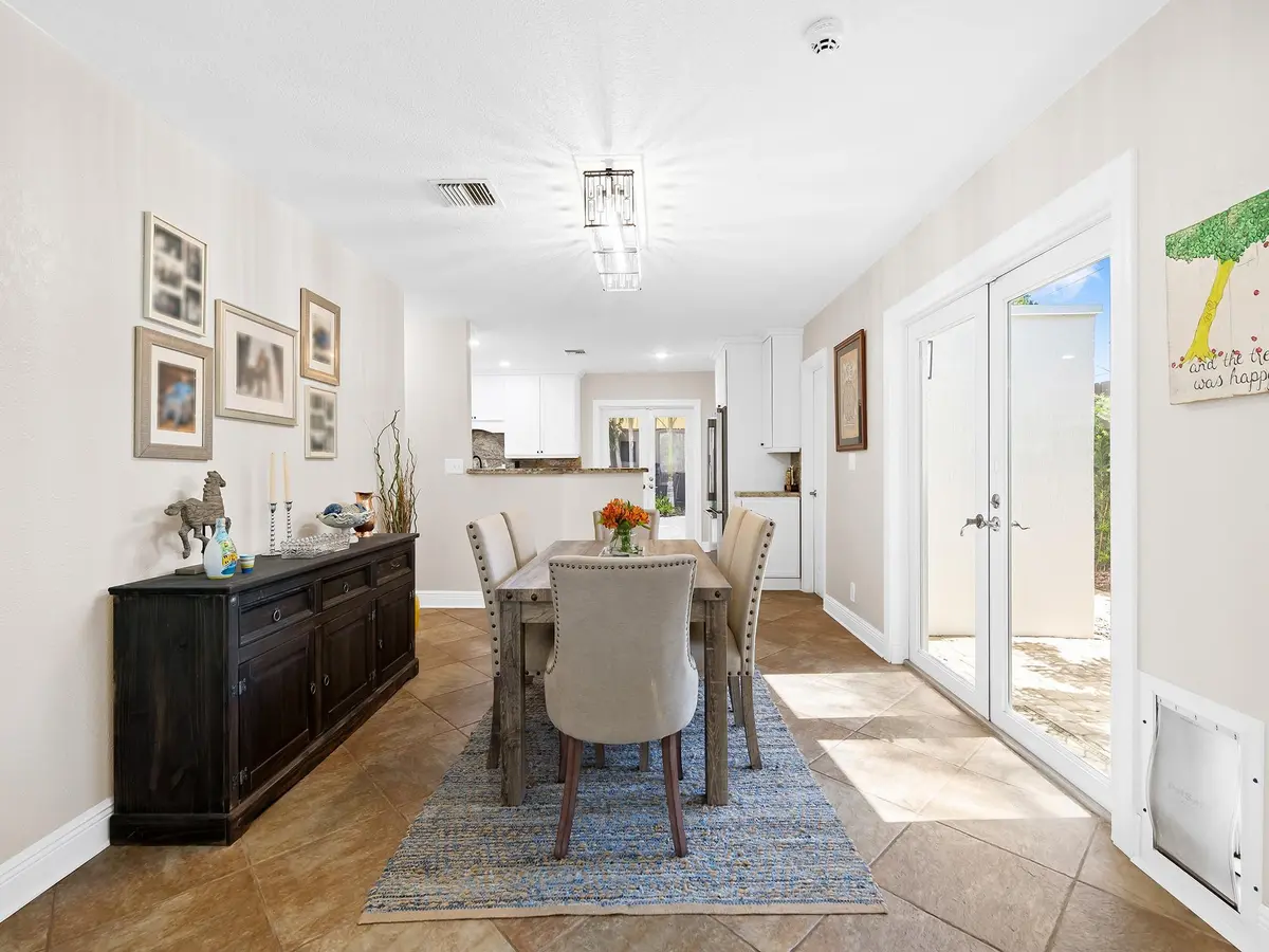 Photo 8 at 812 NW 26th Street, Wilton Manors