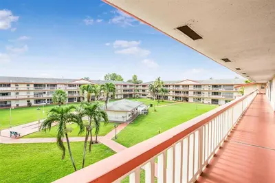 5300 Washington Street D206, Hollywood – sold