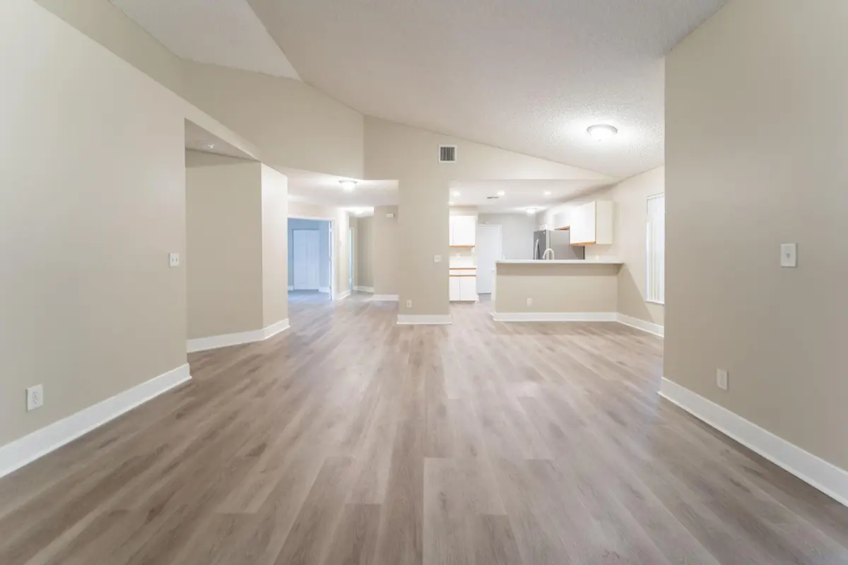 Photo 5 at 9220 Arborwood Circle, Davie