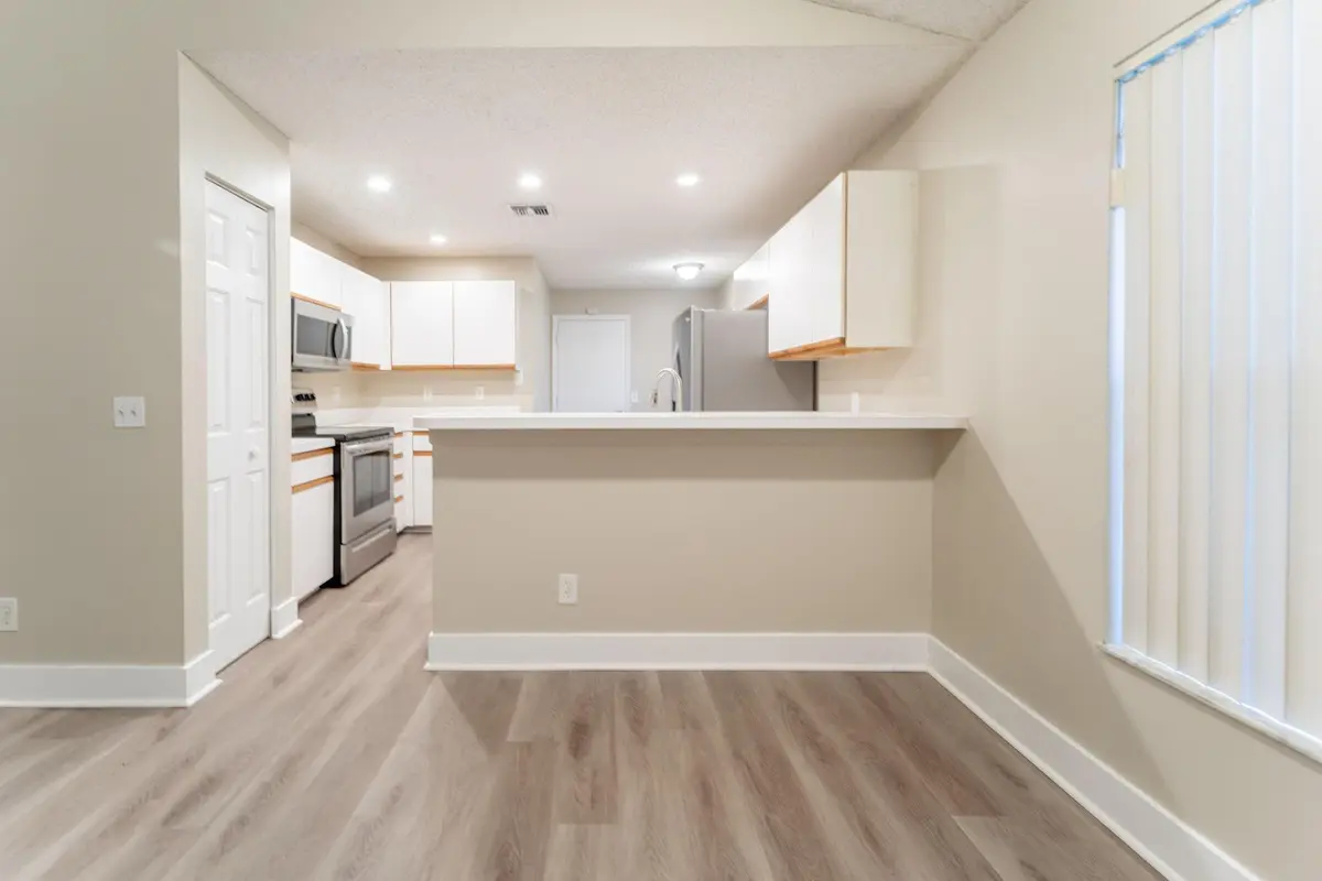 Photo 7 at 9220 Arborwood Circle, Davie