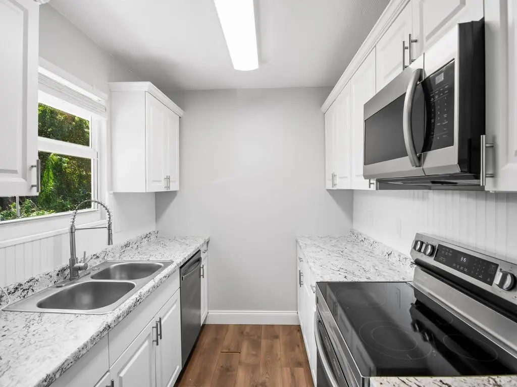 Photo 6 at 1325 17th Court, Vero Beach