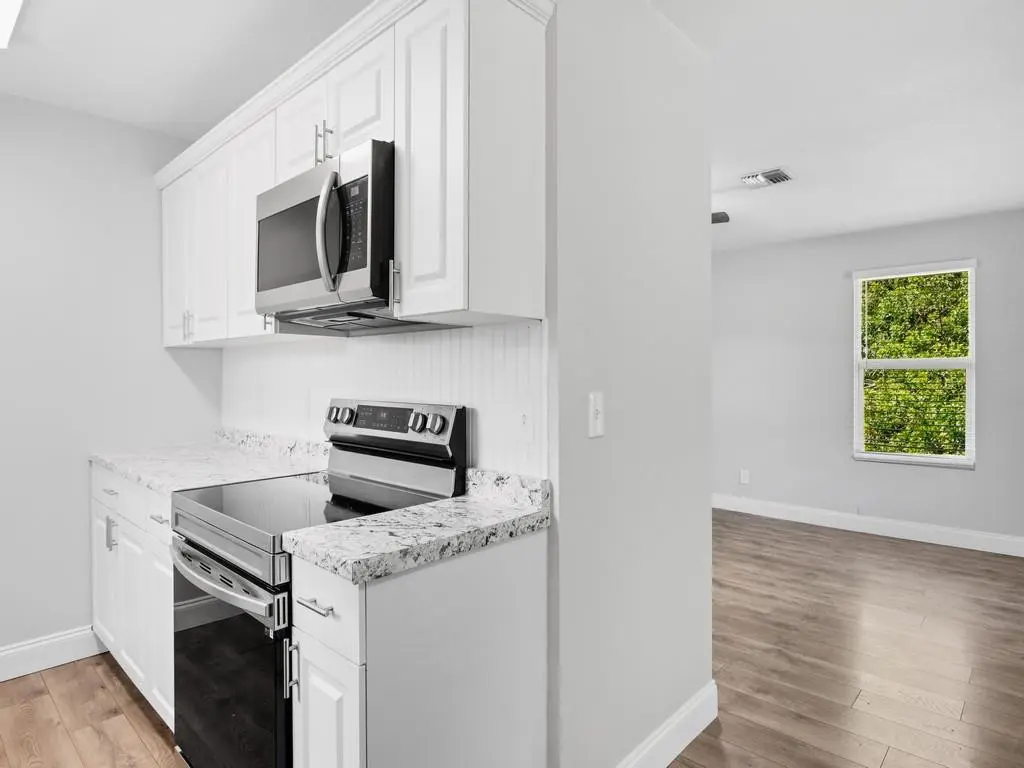 Photo 7 at 1325 17th Court, Vero Beach