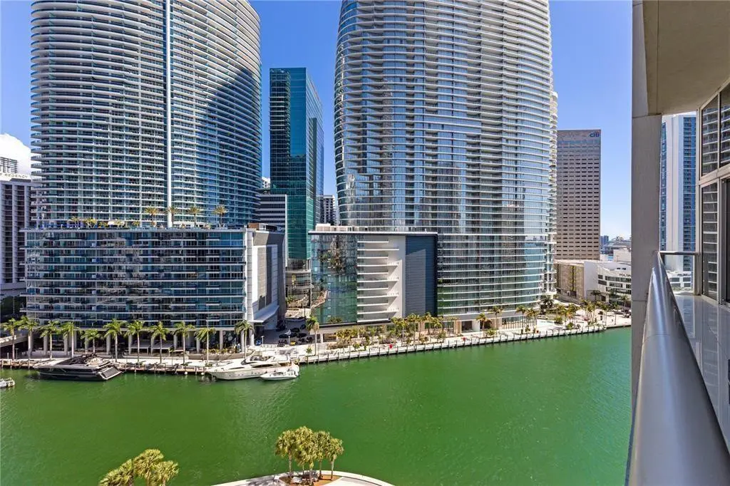 Photo 5 at 465 Brickell Avenue 2706, Miami