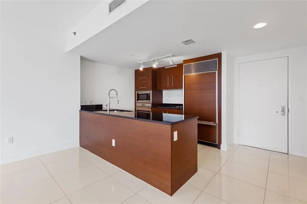 Photo 7 at 465 Brickell Avenue 2706, Miami