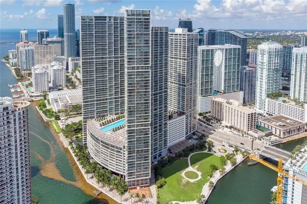 Photo 8 at 465 Brickell Avenue 2706, Miami