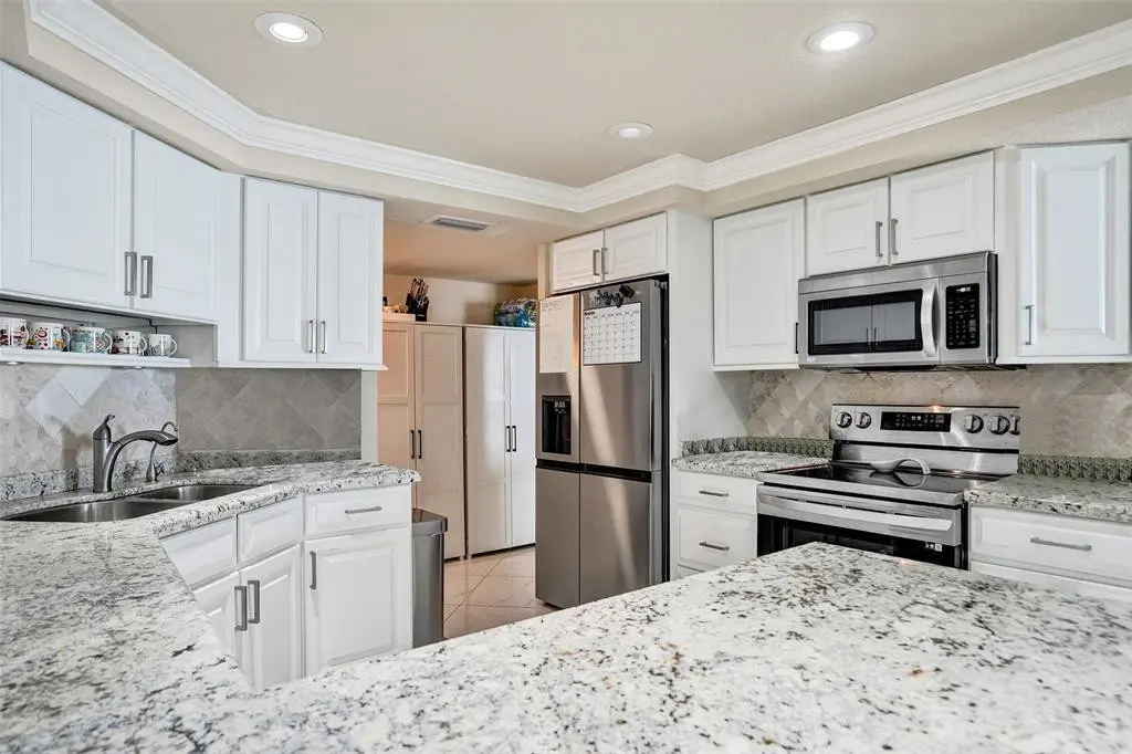 Kitchen at 3900 N Ocean Drive 10f, Lauderdale-By-The-Sea