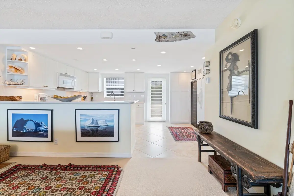 Photo 4 at 215 N Birch Road 4c, Fort Lauderdale