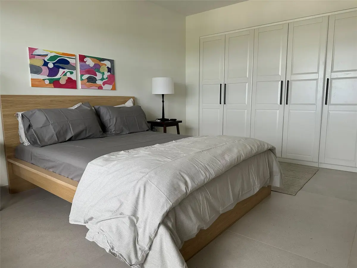 Guest bedroom at 4900 N Ocean Boulevard 913, Lauderdale-By-The-Sea