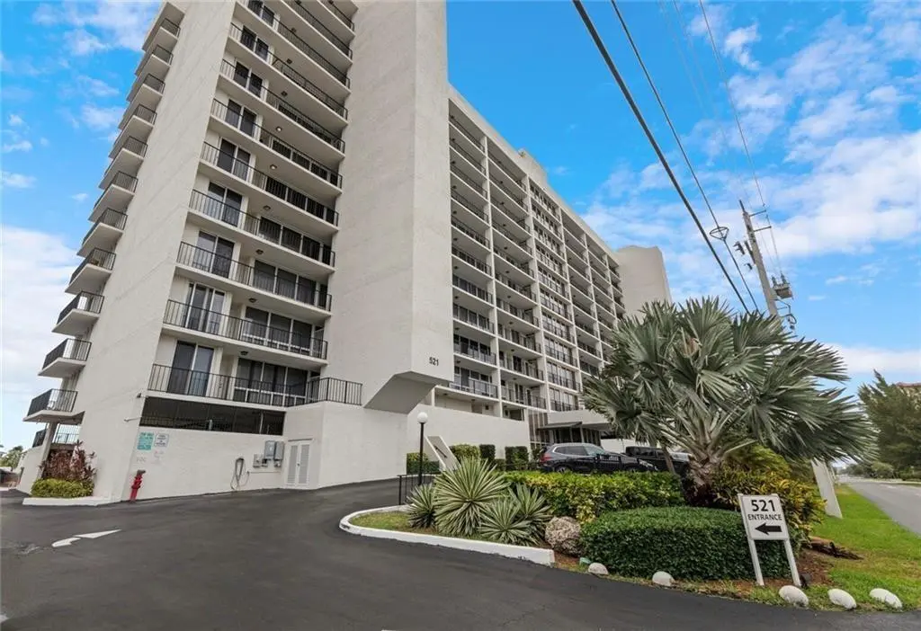 Entrance at 521 N Riverside Drive 602, Pompano Beach