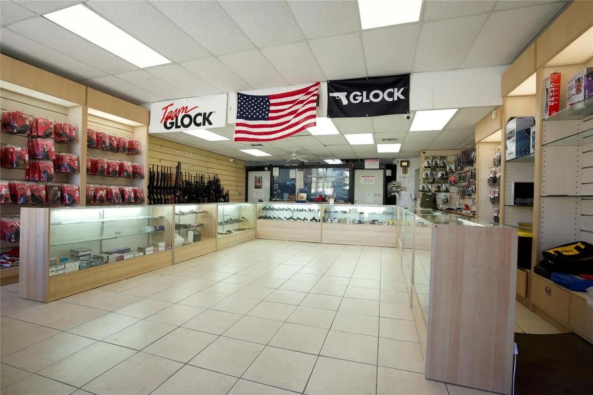 Photo 2 at 4581 N Dixie Highway, Deerfield Beach
