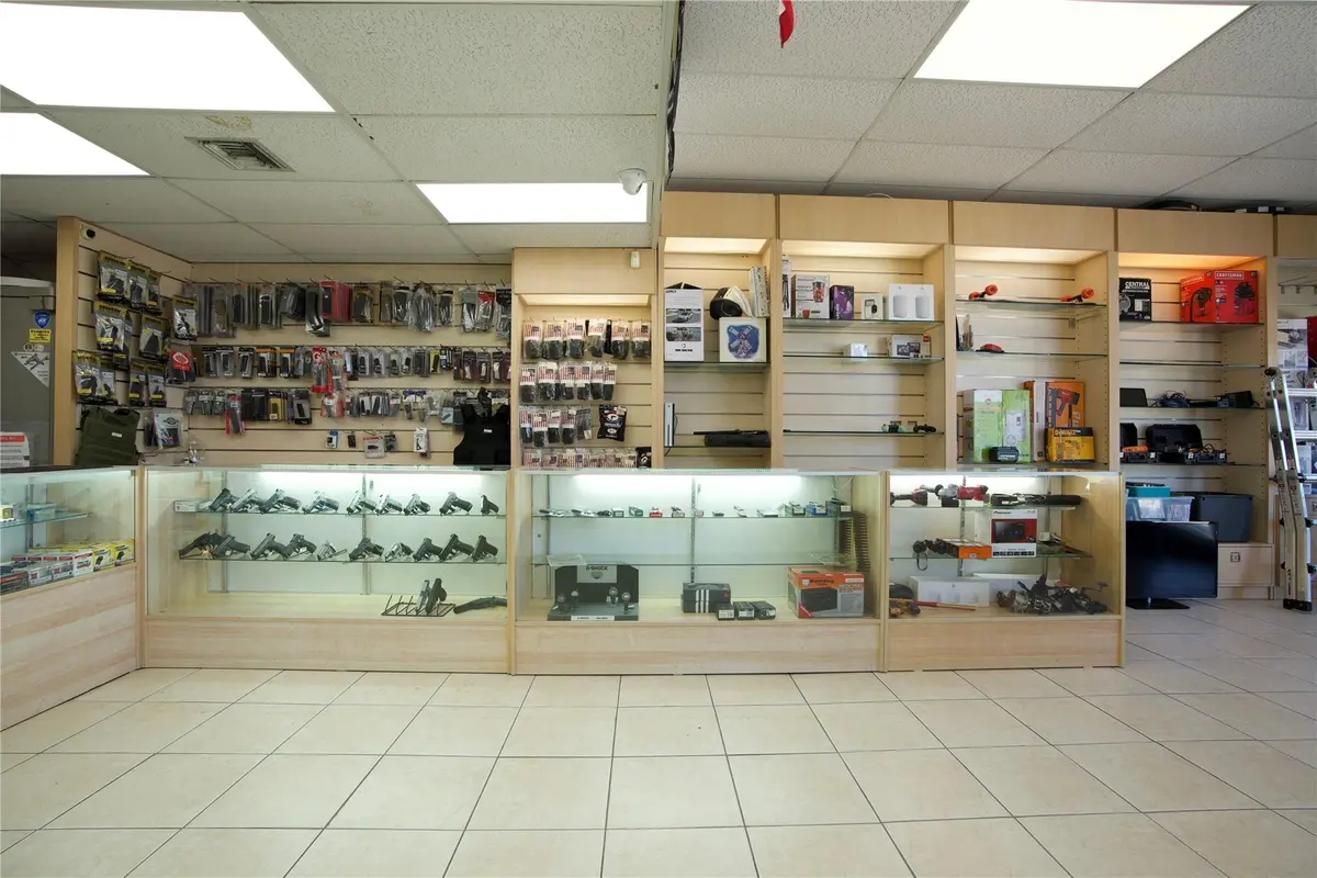 Photo 3 at 4581 N Dixie Highway, Deerfield Beach