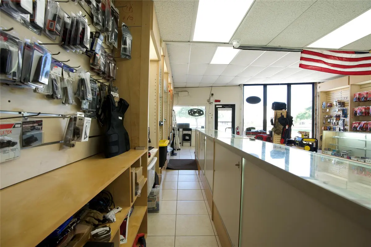 Photo 4 at 4581 N Dixie Highway, Deerfield Beach