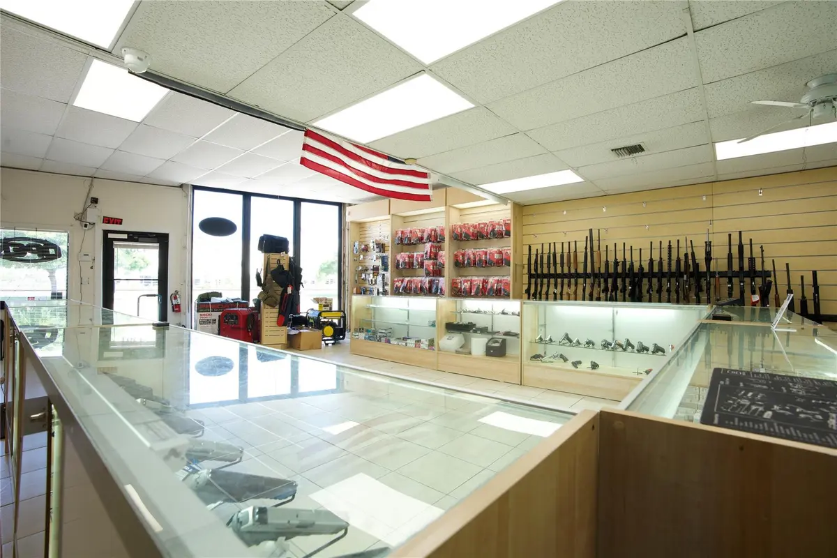 Photo 6 at 4581 N Dixie Highway, Deerfield Beach