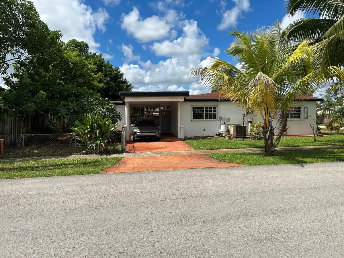 Photo 2 at , Lauderdale Lakes