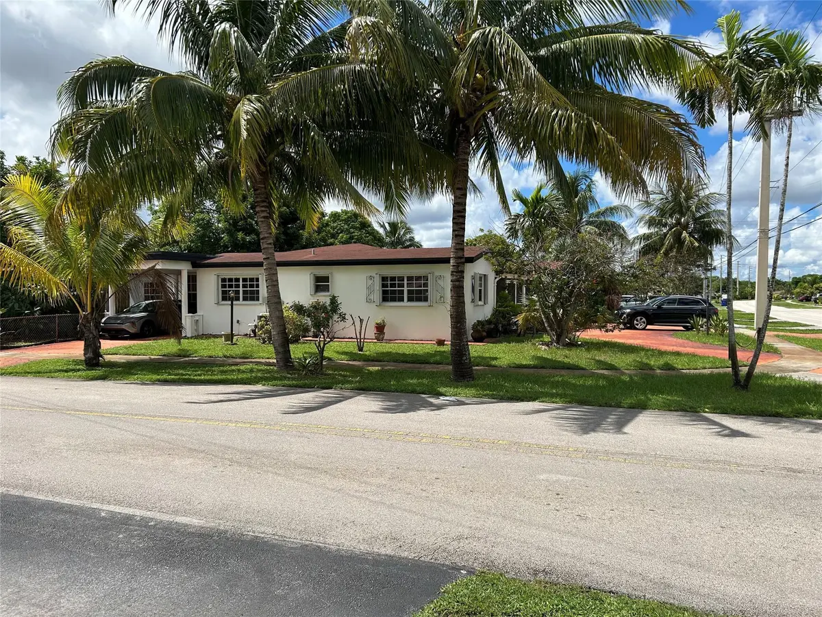 Photo 3 at , Lauderdale Lakes