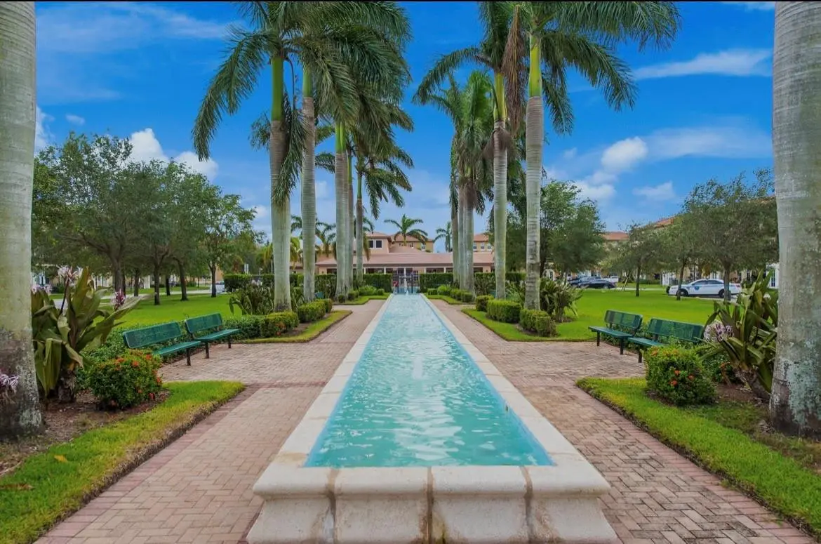 Photo 7 at 817 SW 147th Avenue 1404, Pembroke Pines