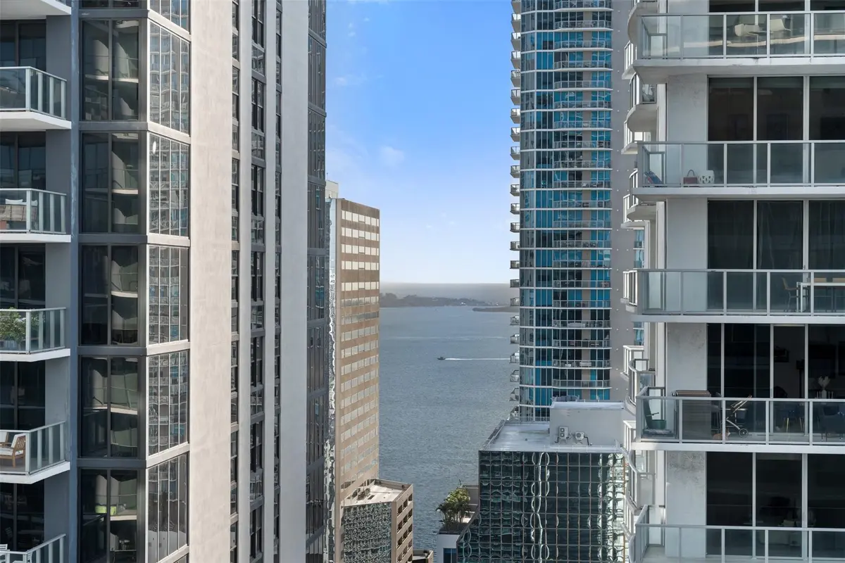 Photo 3 at 1000 Brickell Plaza 3103, Miami