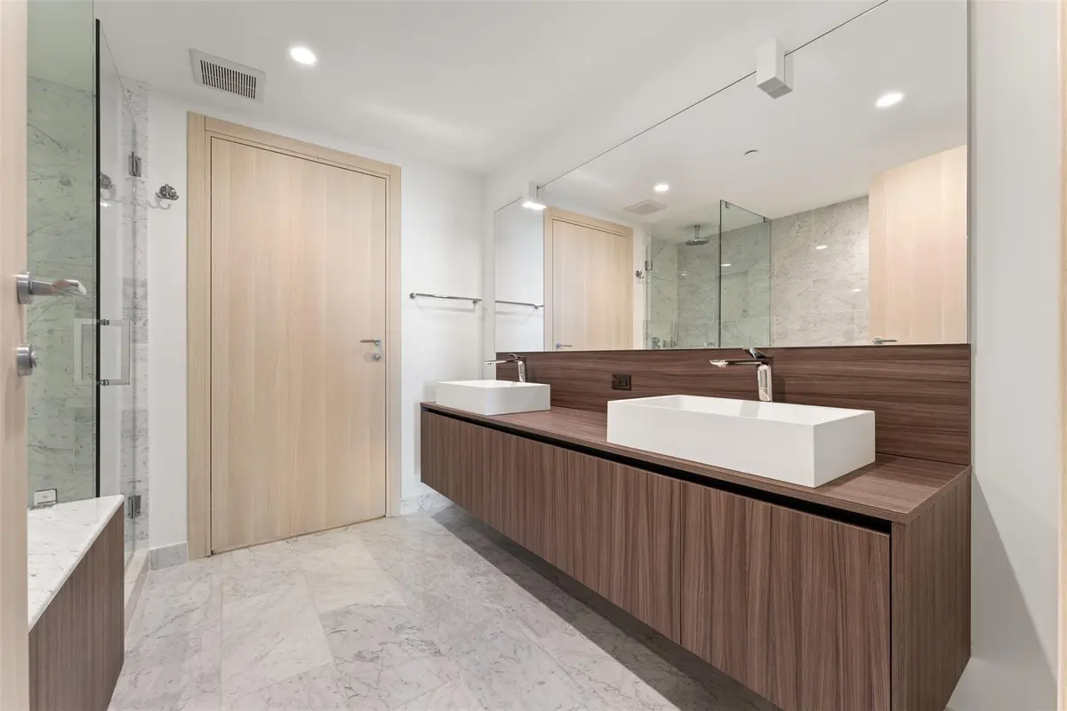 Photo 7 at 1000 Brickell Plaza 3103, Miami