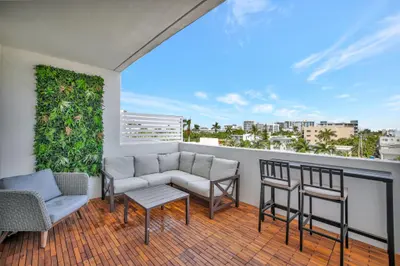 401 N Birch Road 413, Fort Lauderdale – Condominium for sale