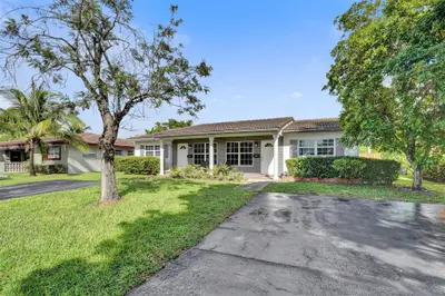4017 Woodside Drive, Coral Springs – Duplex for sale