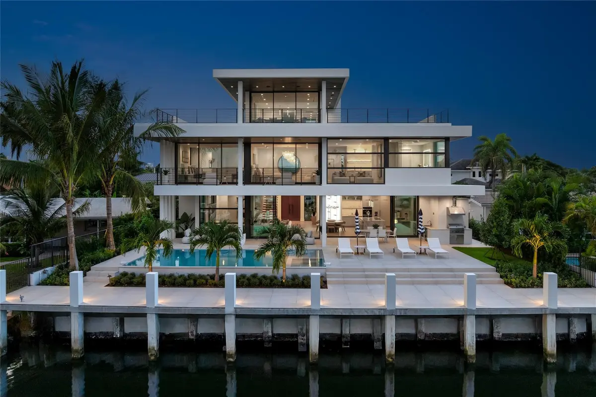 Photo 1 at 1500 SE 14th Street, Fort Lauderdale