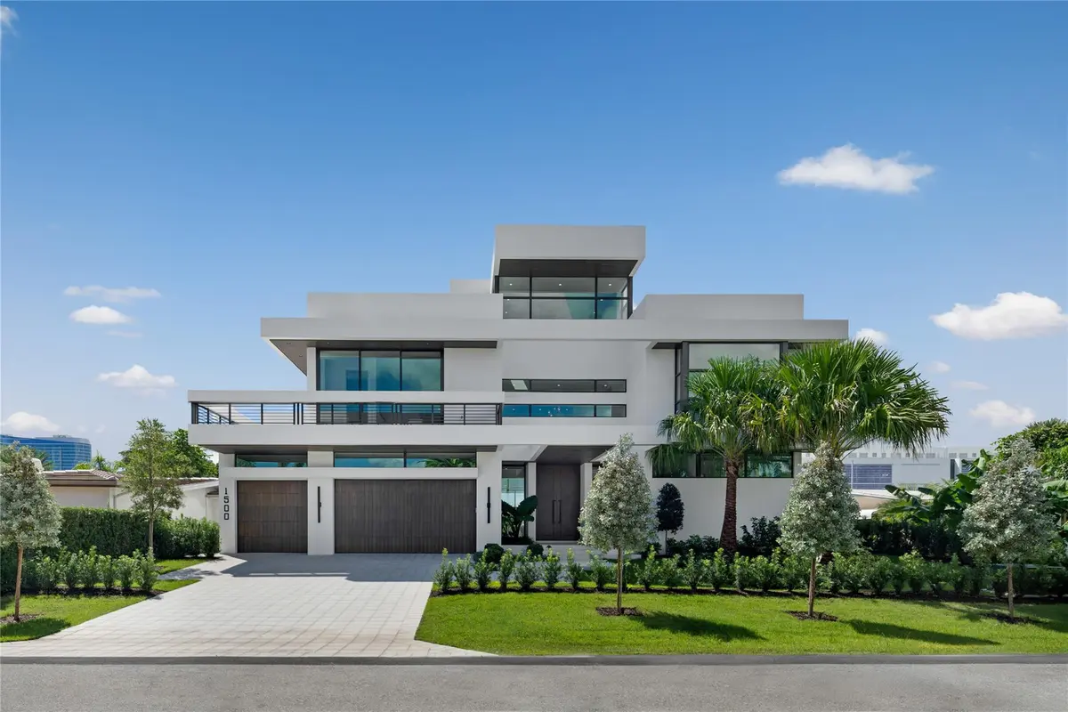Photo 2 at 1500 SE 14th Street, Fort Lauderdale