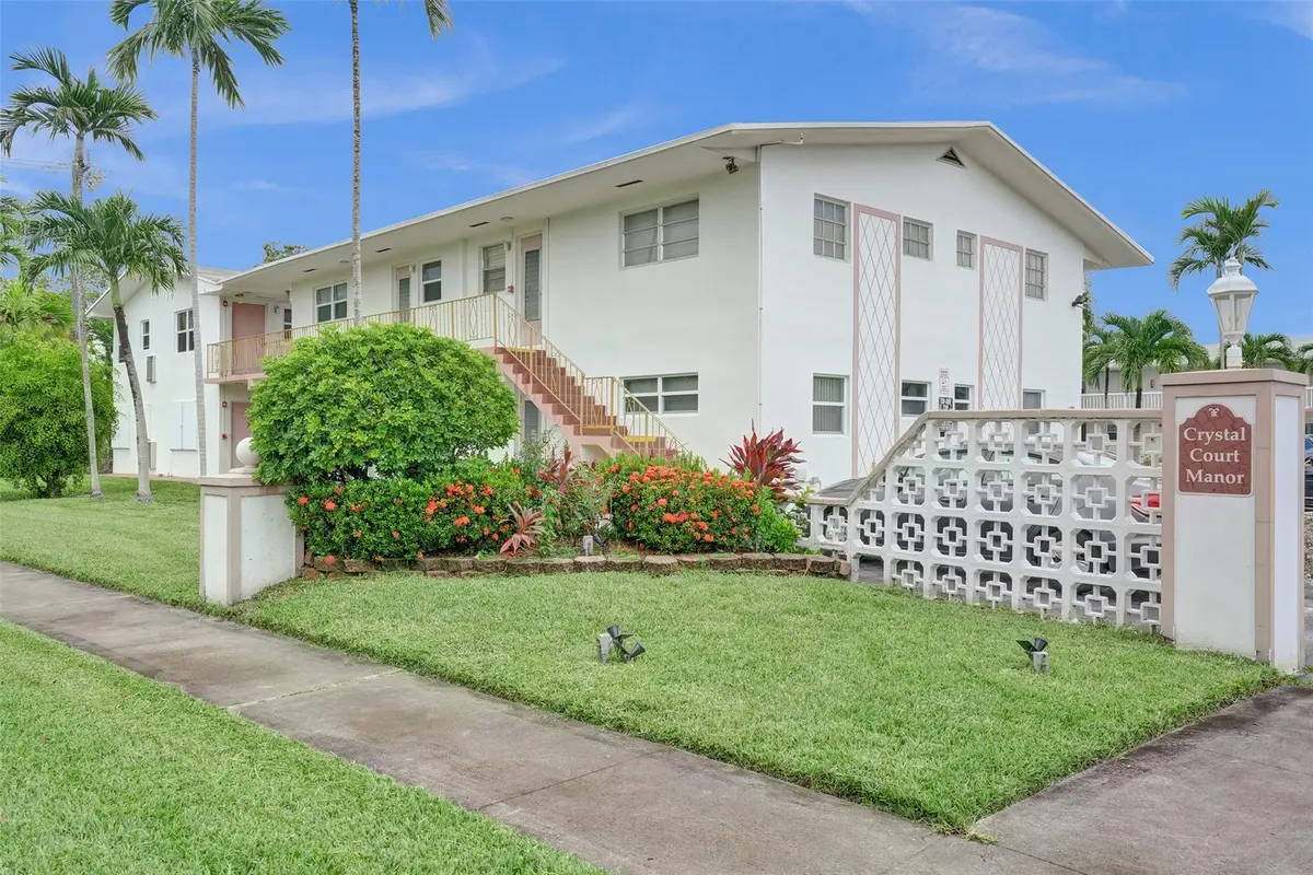 Photo 1 at 1300 N 12th Court 4b, Hollywood
