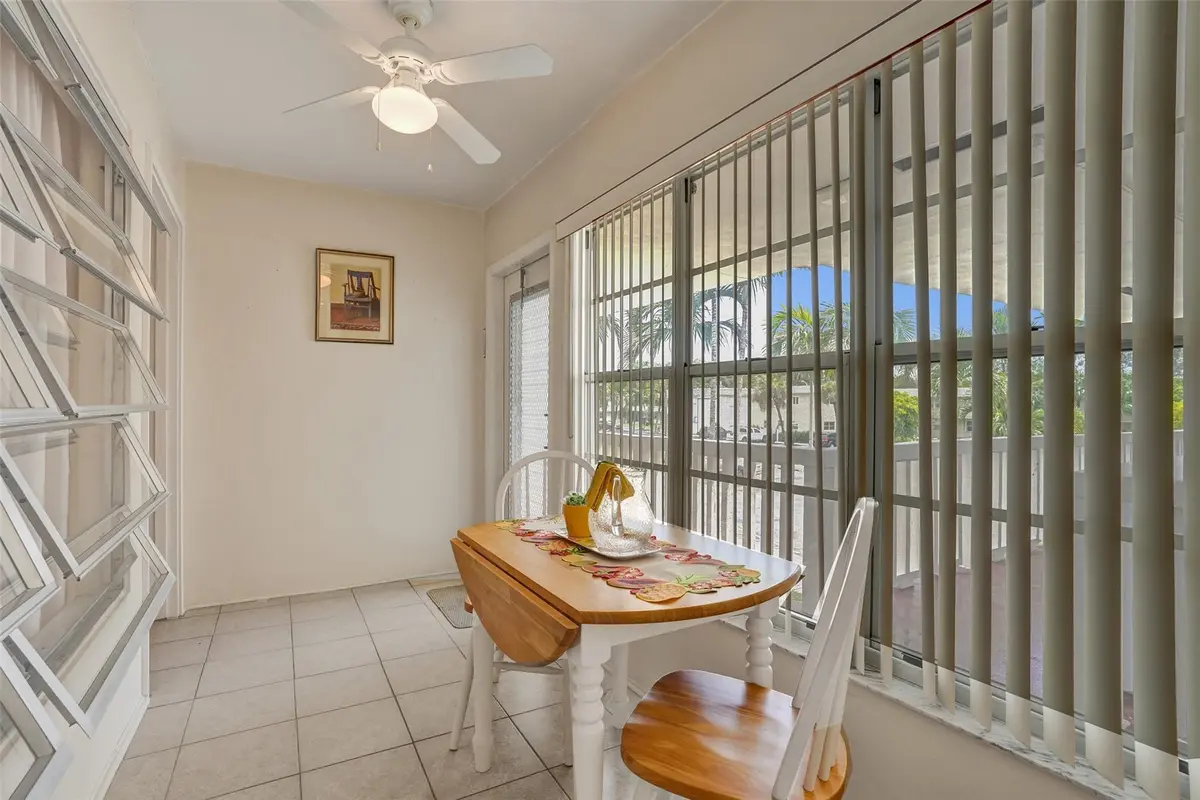 Photo 3 at 1300 N 12th Court 4b, Hollywood