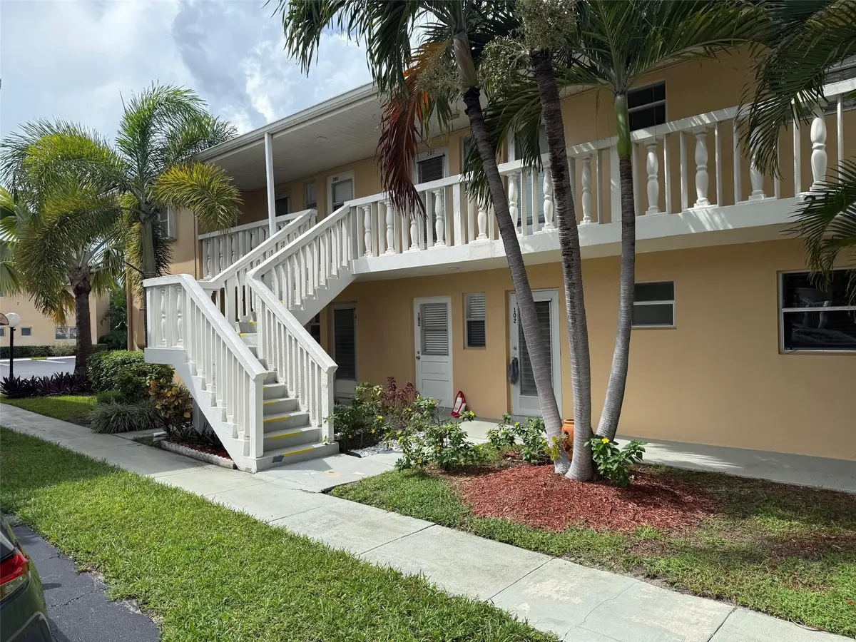 Photo 2 at 2141 NE 1st Court 102, Boynton Beach