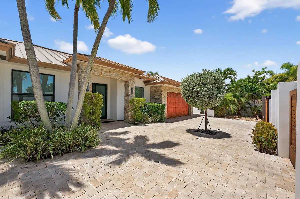 Photo 3 at 2460 NE 36th Street, Fort Lauderdale