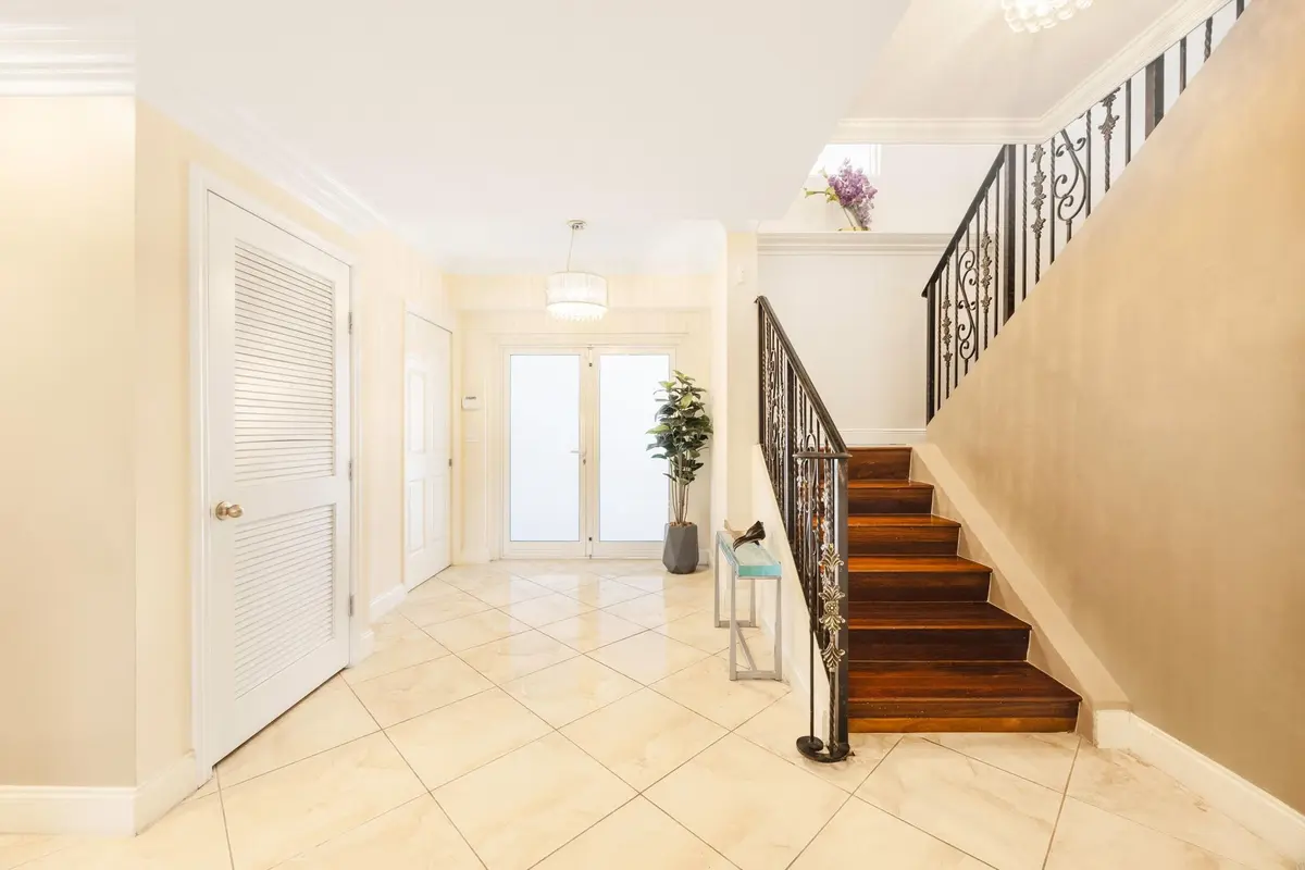 Photo 5 at 615 Bayshore Drive 105, Fort Lauderdale