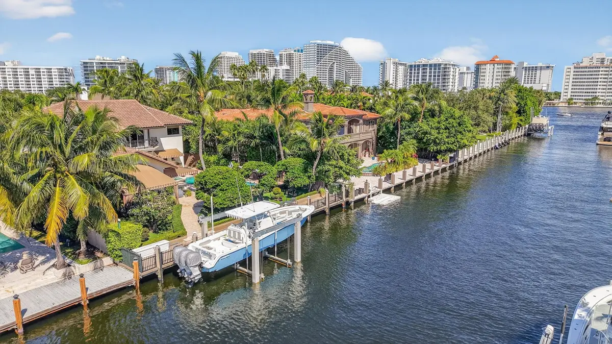 Canal View at 2630 Barcelona Drive, Fort Lauderdale