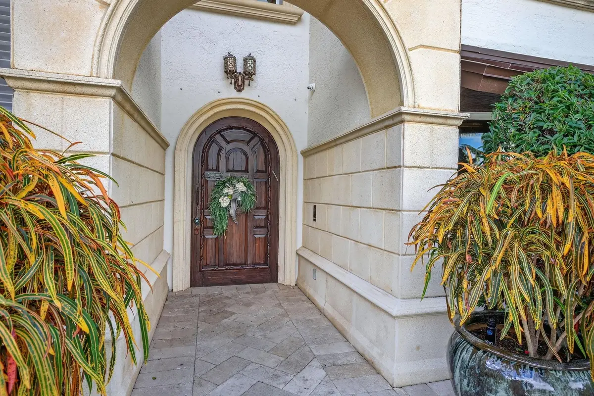 Photo 5 at 2630 Barcelona Drive, Fort Lauderdale