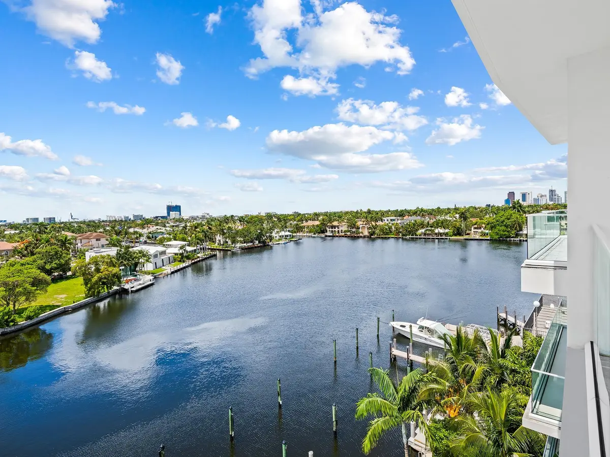 Photo 4 at 353 Sunset Drive PH02, Fort Lauderdale