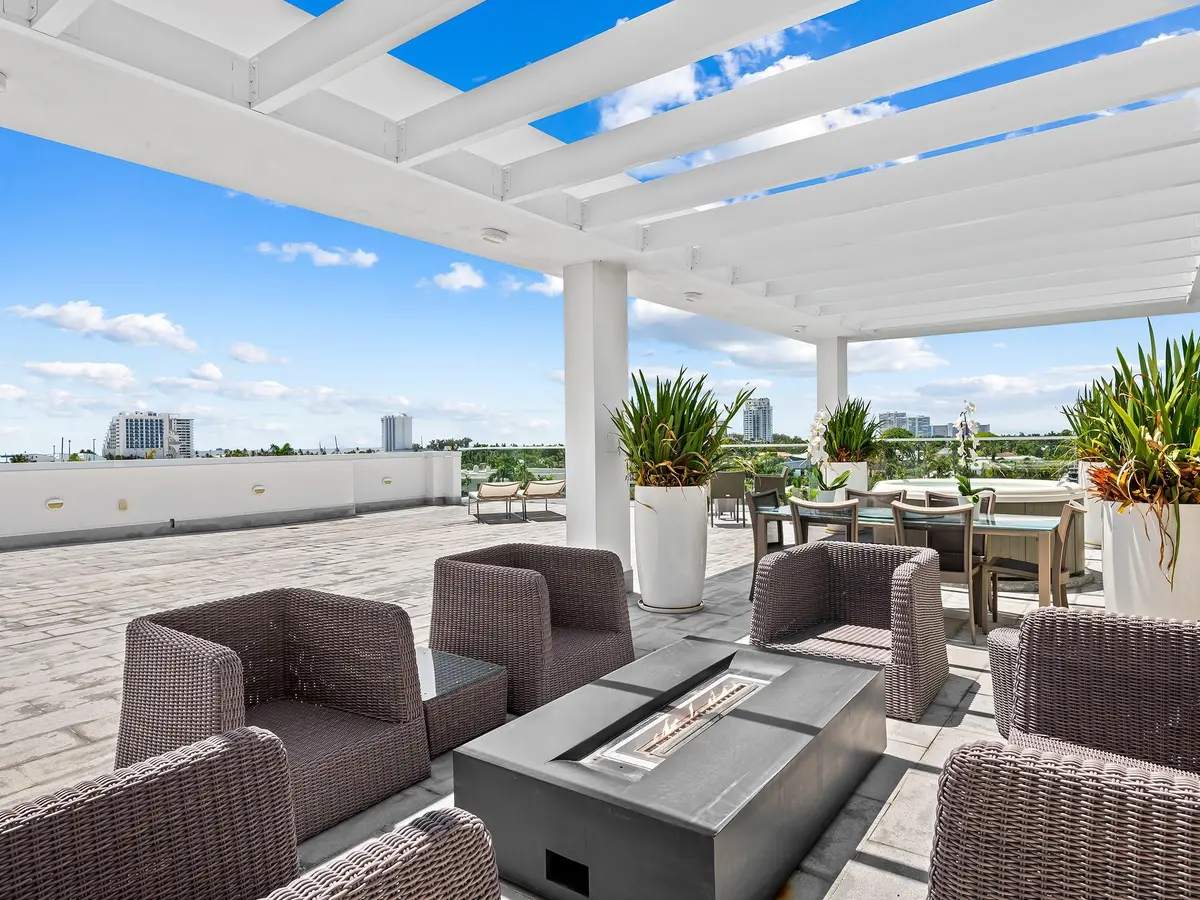 Photo 5 at 353 Sunset Drive PH02, Fort Lauderdale