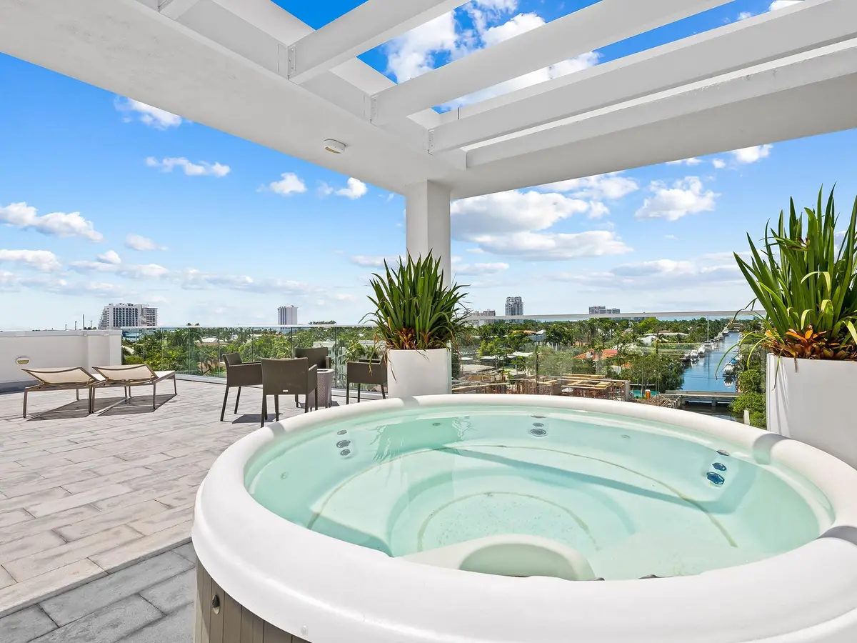 Photo 6 at 353 Sunset Drive PH02, Fort Lauderdale