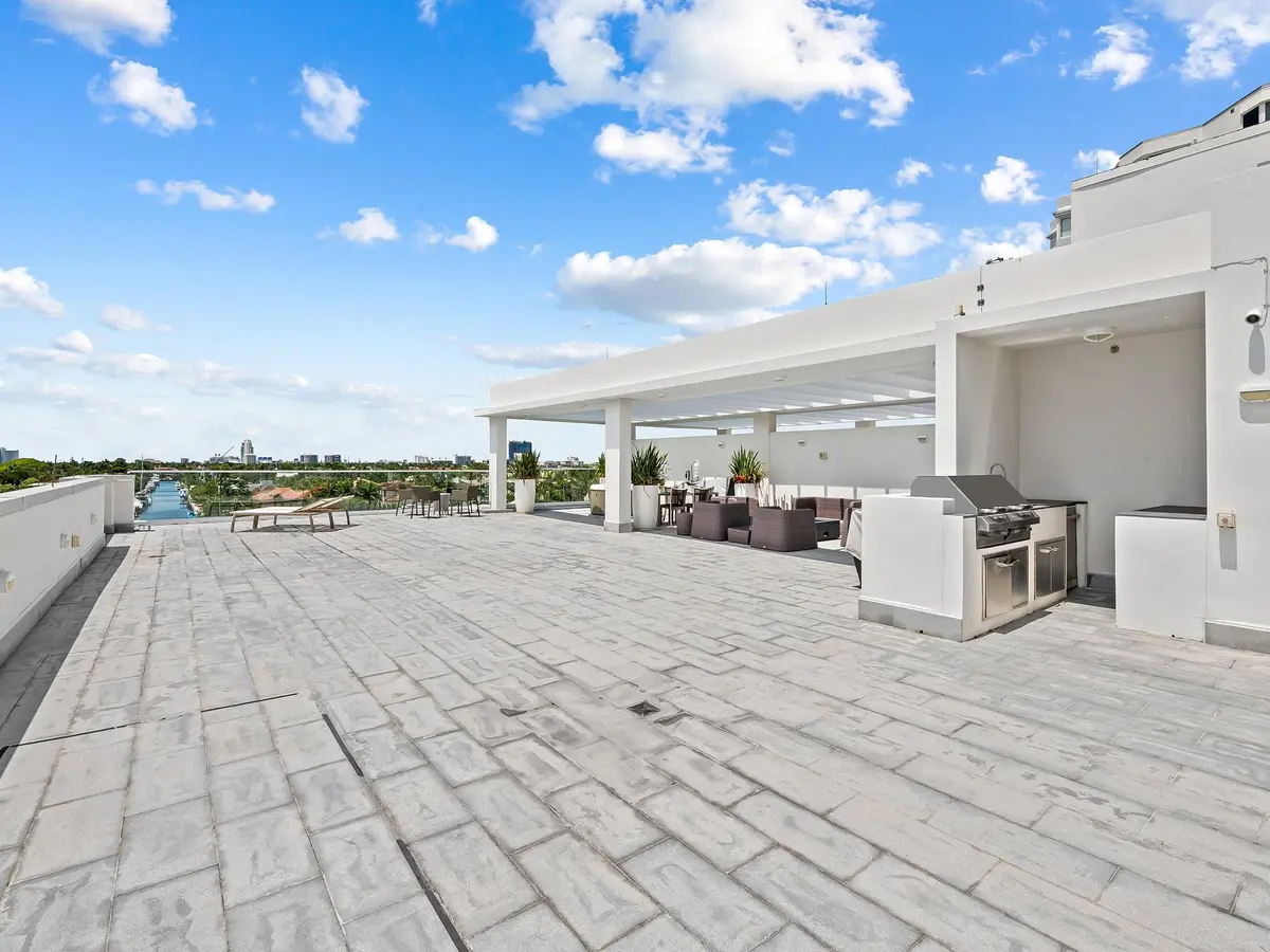 Photo 8 at 353 Sunset Drive PH02, Fort Lauderdale