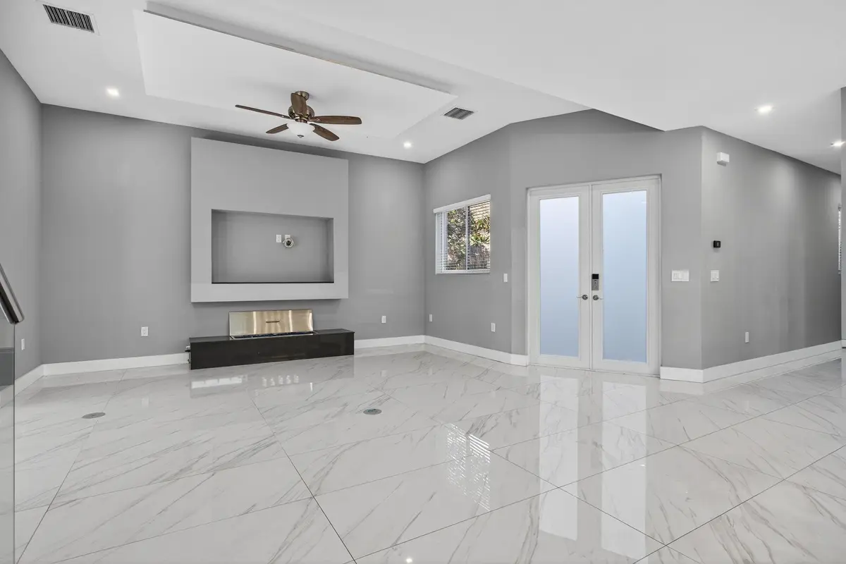 Photo 5 at 69 S Cortez Drive 69, Margate