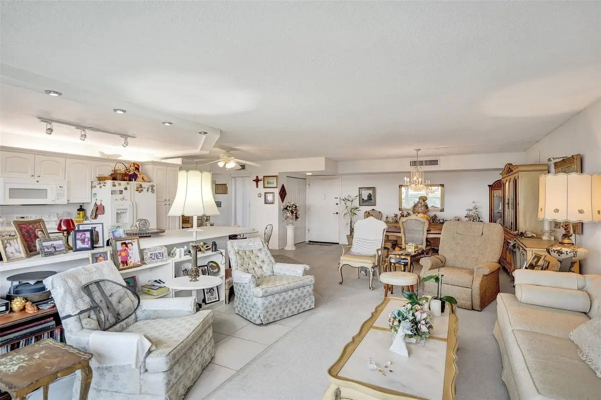 Photo 8 at 2500 NE 48th Lane 603, Fort Lauderdale
