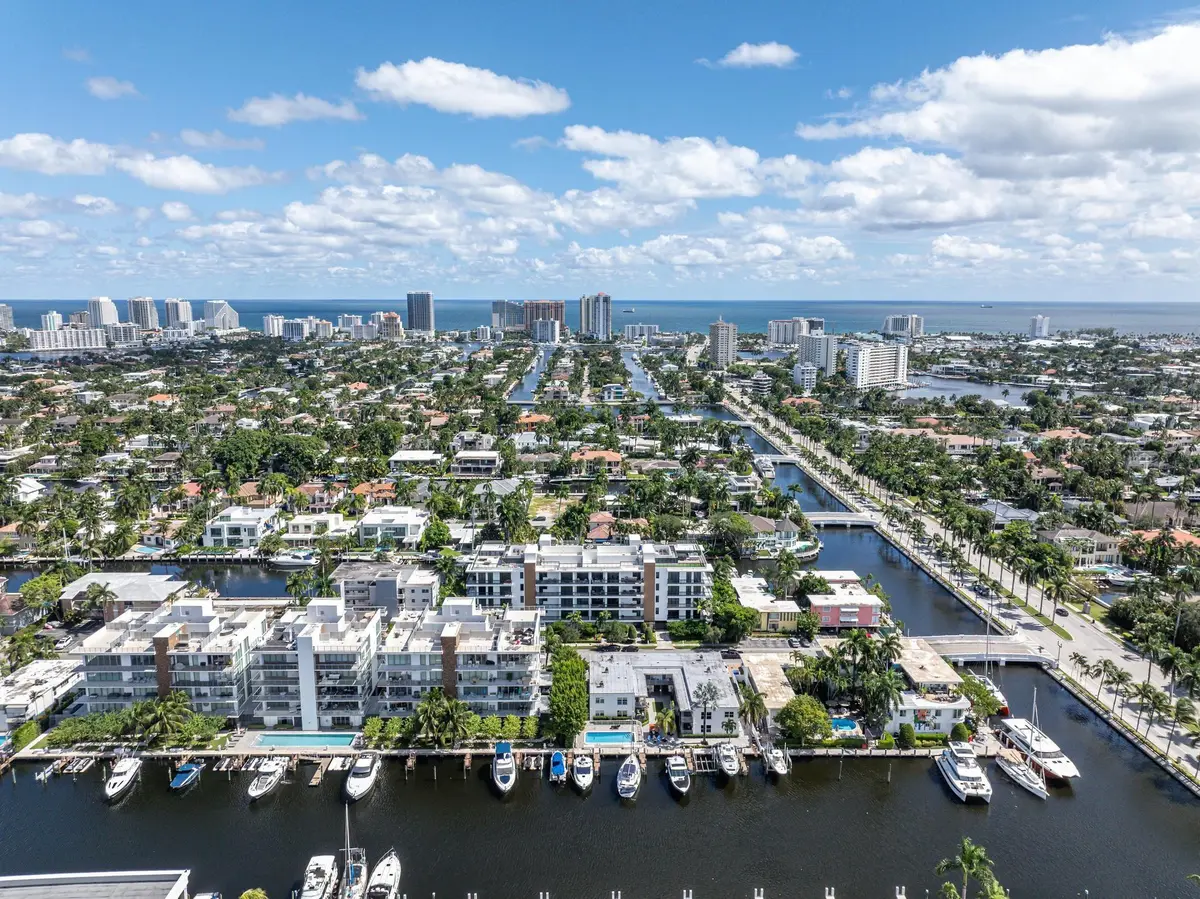 Photo 5 at 20 Isle Of Venice Drive PH2, Fort Lauderdale