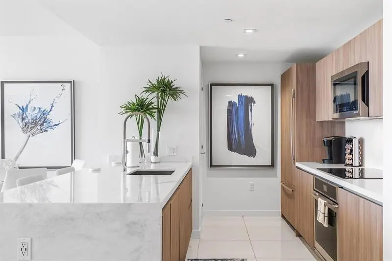 Fully equipped kitchen at 401 N Birch Road 1214, Fort Lauderdale