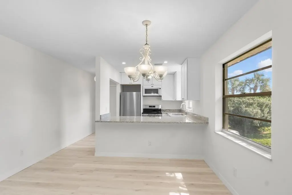 Photo 4 at 38 Vista Gardens Trail, Vero Beach