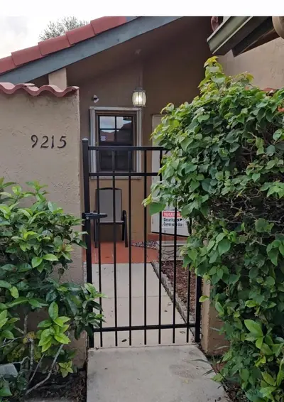9215 W Sunrise Boulevard, Plantation – Townhouse for sale
