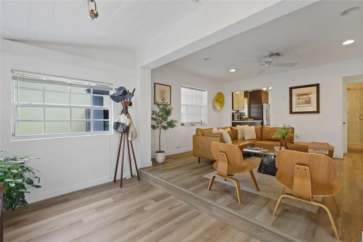 Photo 2 at 421 SW 12th Court, Fort Lauderdale