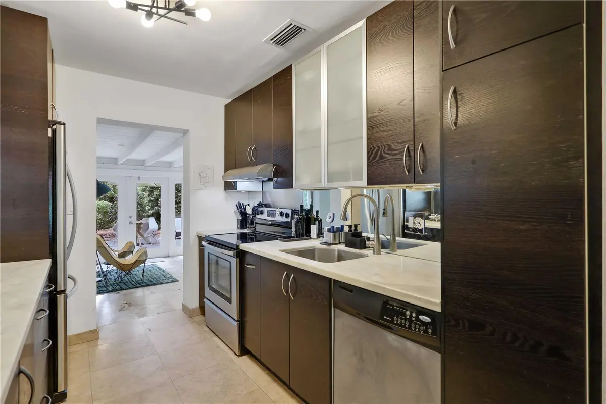 Photo 6 at 421 SW 12th Court, Fort Lauderdale