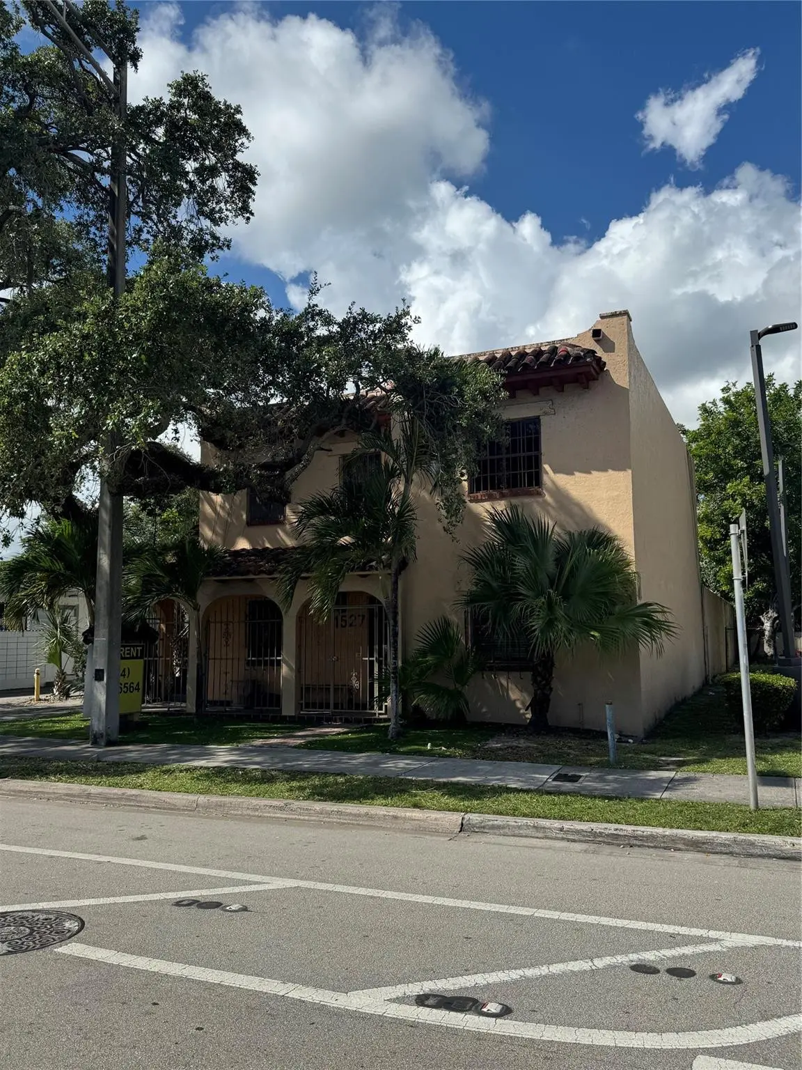 Photo 3 at 1527 NE 4th Avenue, Fort Lauderdale
