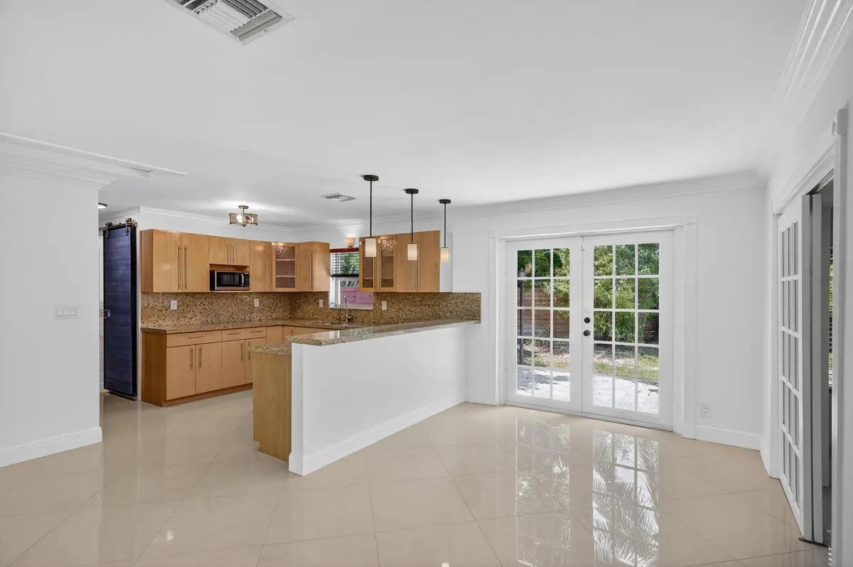 Photo 4 at 2924 NW 8th Avenue, Wilton Manors