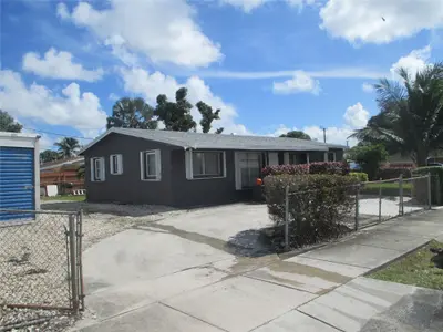 , Lauderhill – Single Family Residence for sale