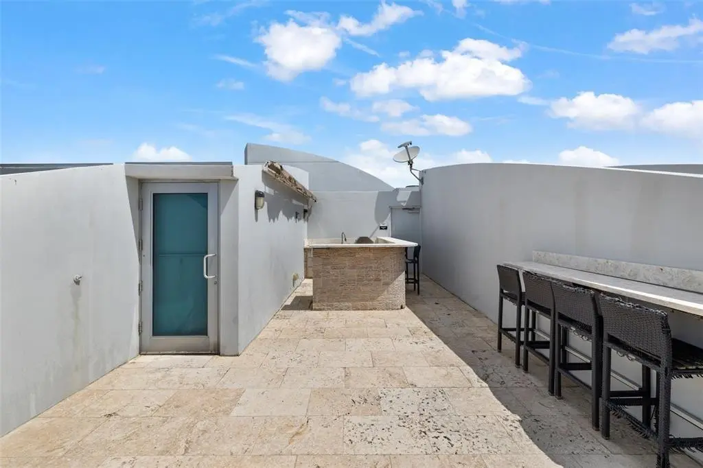 Photo 3 at 2950 NE 188th Street 510, Aventura